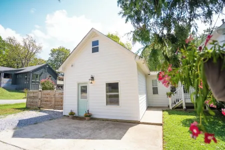 The Guest House at 5th & Carter