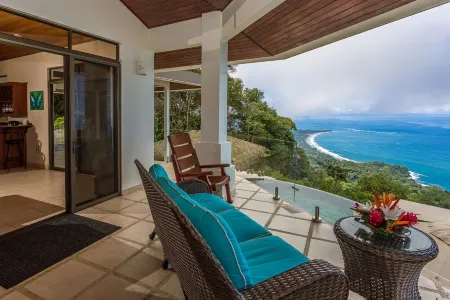 Incredible Views of the Pacific - Year round sunsets!