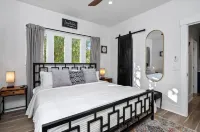 Paso Robles Bungalow -Deck/Fire Pit