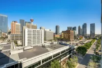 Downtown Chic Retreat | Elegant + Free Parking