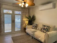 Palms Villa - Newly renovated condo by the beach!
