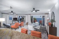 Beachfront condo at the Rock. Surfers, beach lovers paradise.