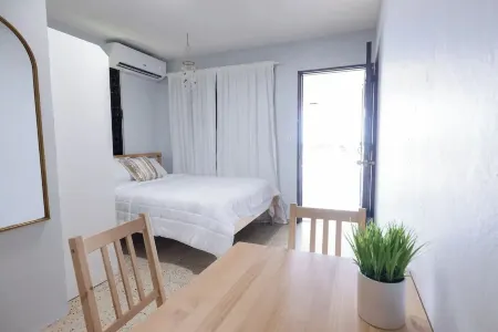 Cozy Studio Type Apartment across Jobos Beach, Isabela. WIFI & A/C.