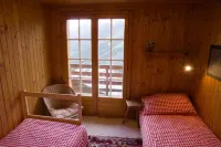 Great Bear Hotels near Col des Vignettes
