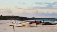 Cozy and Convenient - 10 min to ocean and town