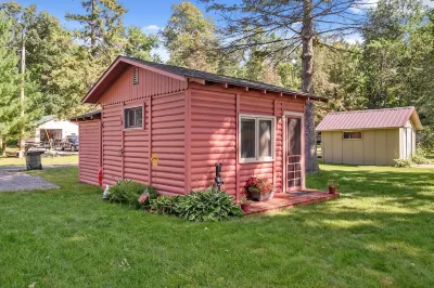 Charming Balsam Lake Waterfront Cabin / Cottage-Twinhome