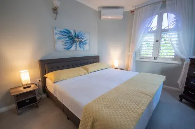 Amazing 2Bd Penthouse w/Roof Top Patio w/Outdoor Shower - Paradise Found Hotels in 