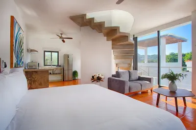 Jungle View Penthouse apt w Pool & Private Rooftop