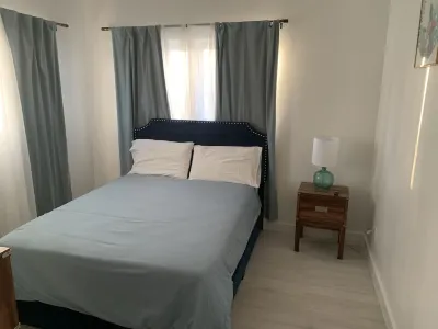 Ridgewood Court -  Townhouse Near Beach Across the Street From Grocery Store 住宿飯店