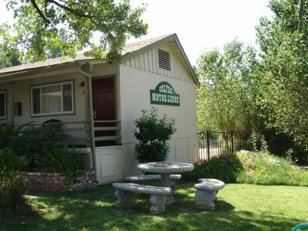 colfax motorlodge Отели в г. Колфакс