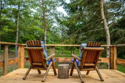 The Carriage House @ Mingle Hill Hotels near Bruce Trail