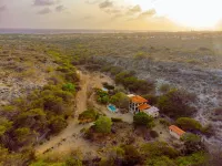 Off grid living! Enjoy and love the Nature! Hotels in Savaneta