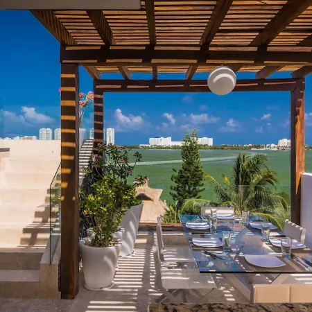 Luxury Waterfront Villa with private gym and cinema