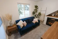 Hygge House-luxurious secluded 3BR guesthouse