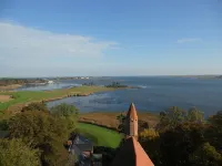 First floor apartment by the water with terrace, carport parking space and WLAN Hoteles en Greifswald