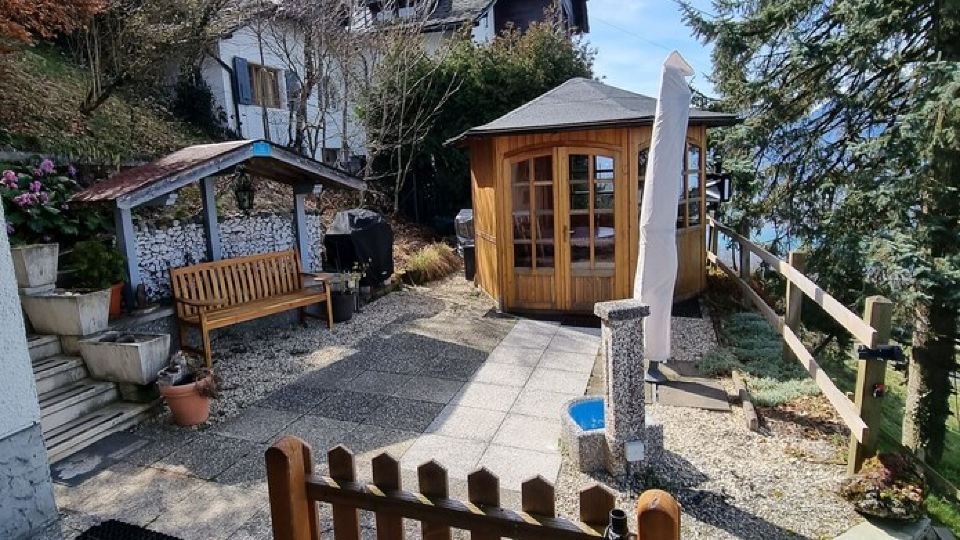 Chalet in Montreux mit Gartenhaus, Jacuzzi, Sauna und Einmaliger Aussicht!