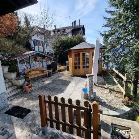 Chalet in Montreux mit Gartenhaus, Jacuzzi, Sauna und Einmaliger Aussicht! Отели рядом с достопримечательностью «Caux Palace»