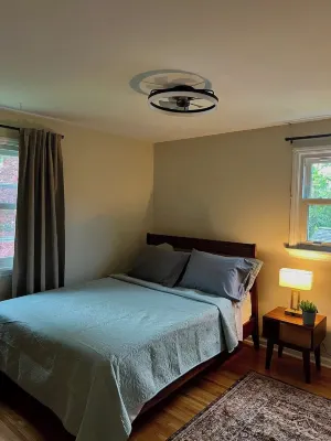 Traveler’s Wellness Oasis - gorgeous pool, fish pond, and hot tub!