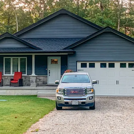 Sandalwood Cottage | Hot Tub | Walk to Beach | Firepit | Grand Bend & the Pinery