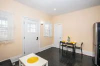 Charming 1-Bedroom Retreat with Central Air – Prime Location