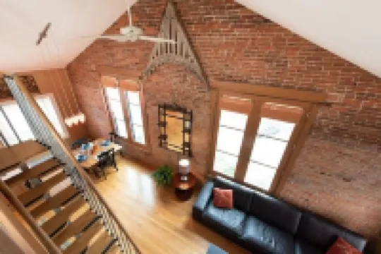 Historic Apartment Downtown Kingston