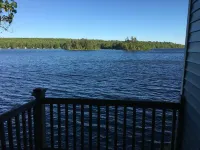 Charming Lake front Cottage w/dock close to Acadia National Park & Bar Harbor