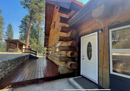 Mountain Home with breathtaking views!