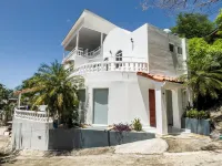 LARGE VILLA WITH STUNNING OCEAN VIEW AND PRIVATE POOL