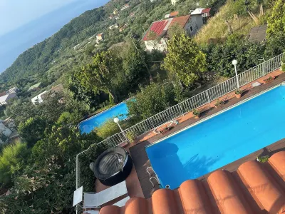 Villa Asia Holiday Home Hotels near Sant’Agata sui due Golfi