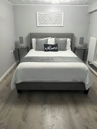 1-bedroom vacation home 12 minutes from Bronx Zoo