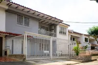 CASA CALI - SLEEPS UP TO 16 GUESTS Hotels in 