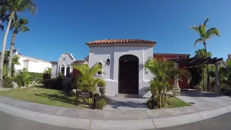 BOOK EARLY!  Luxury Three Bedroom Private Residence at FIVE STAR RESORT!