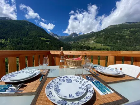 FOR QUIET LOVERS WITH A VIEW