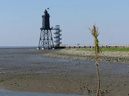 Comfy vacation home on the dike + Wi-Fi + pet-friendly (HS rentable Sat to Sat)