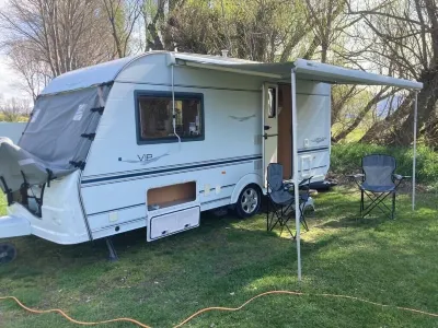 Cosy Caravan in Central Kaikoura only 5 mins walk to Town centre.