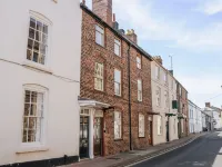 7 Glendower Street Hotels in Llangattock-Vibon-Avel
