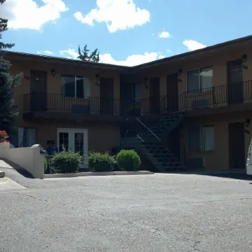 Heritage House Motel