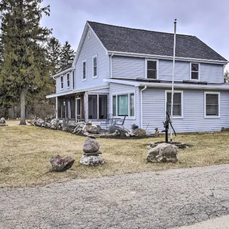 Spacious Sheboygan Home w/ Grill & Fire Pit!