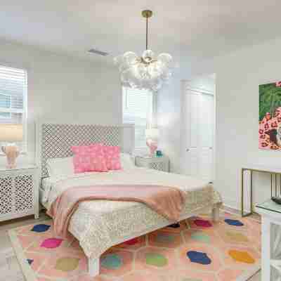 Luxe Indio Lake House 7 Mi to Coachella! Rooms