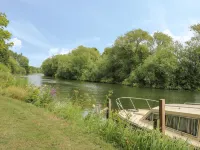 Thames Reach Hotel a Benson
