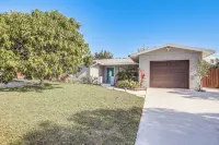 4 Mi to Jensen Beach Park: Family Home w/ Pool! - 3 estrellas