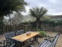 Secret Garden, 34C Clarence Street