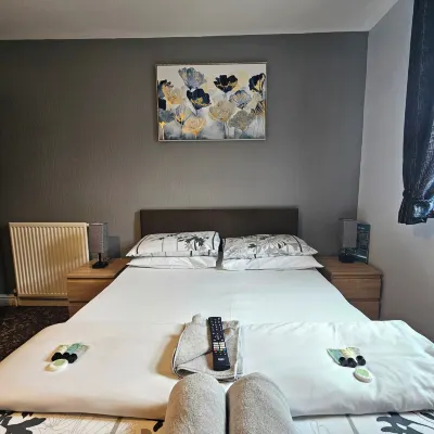 Denville Hotel - Guest houses