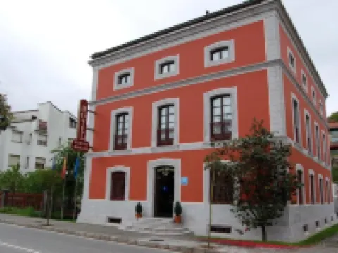 Puente Romano Hotels in Parres