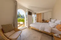 Moulin de la Roque Hotels in Althen-des-Paluds