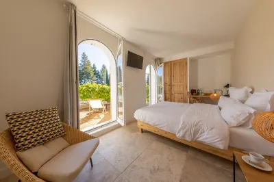Moulin de la Roque Hotels in Monteux