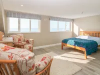 11 Marine Terrace - 4-Star