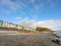 11 Marine Terrace - 4-Star