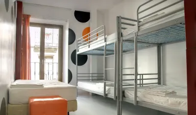 Albergue Revolutum Hostel โรงแรมใน