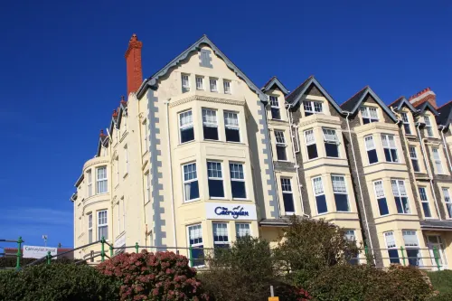 Caerwylan Hotel - Beach